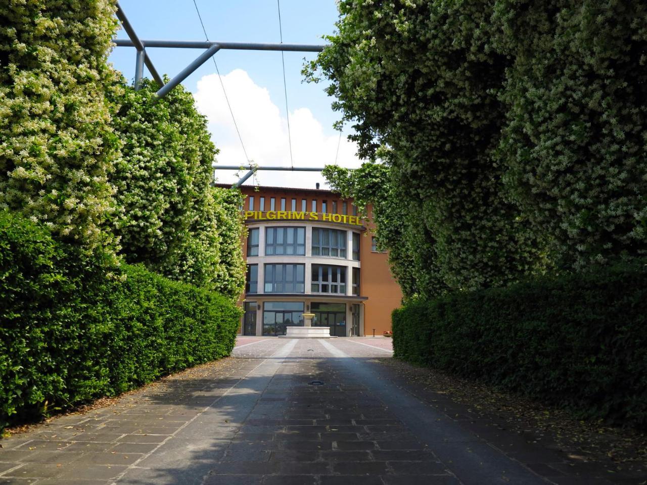 Pilgrim'S Hotel Cicognolo Exterior foto